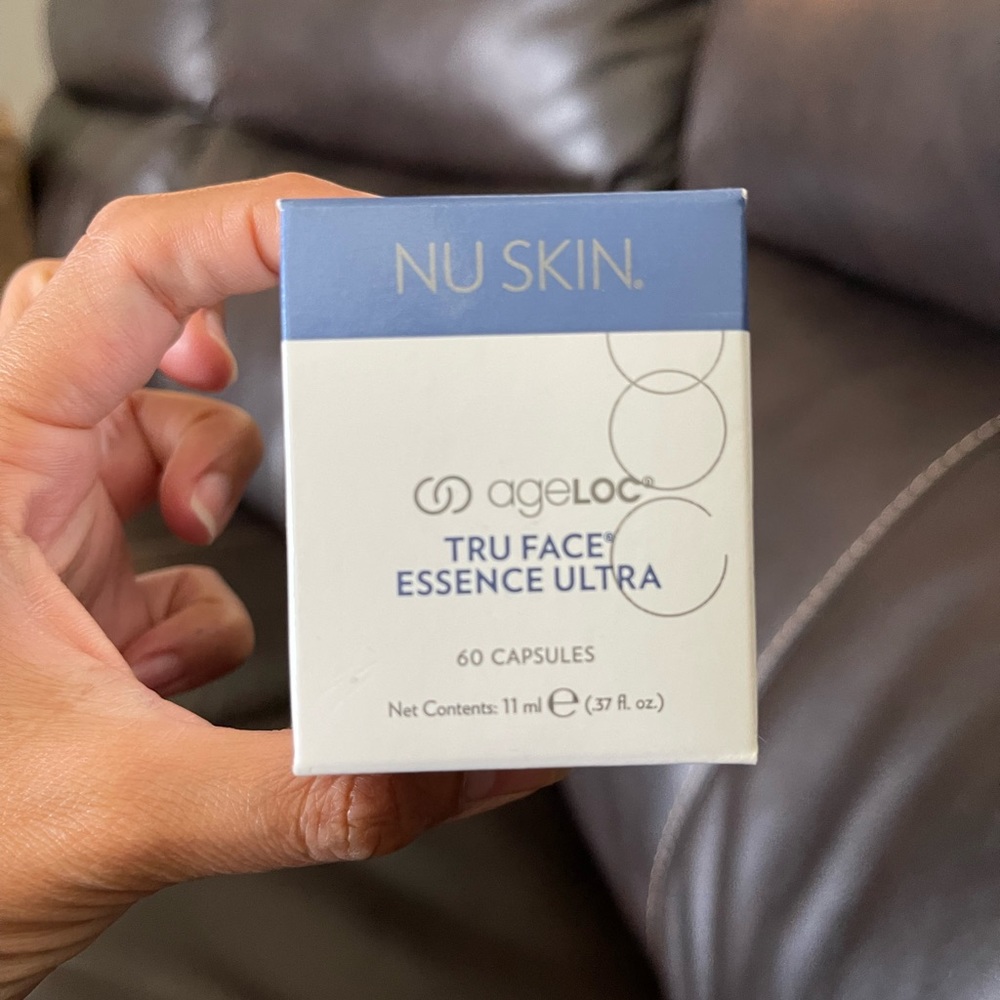 Ageloc Tru Face Essence ultra